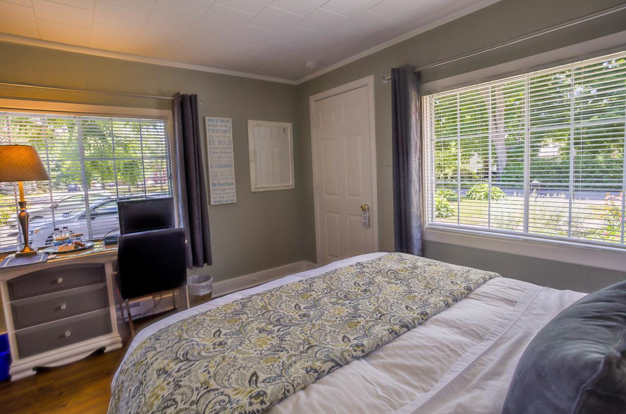 The Woodview Inn Gananoque Kültér fotó